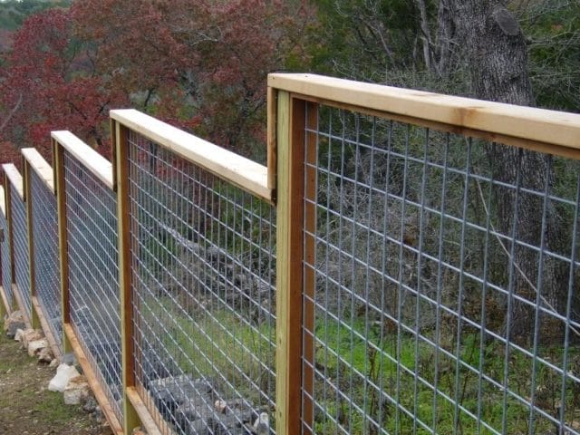 hog wire horse fence